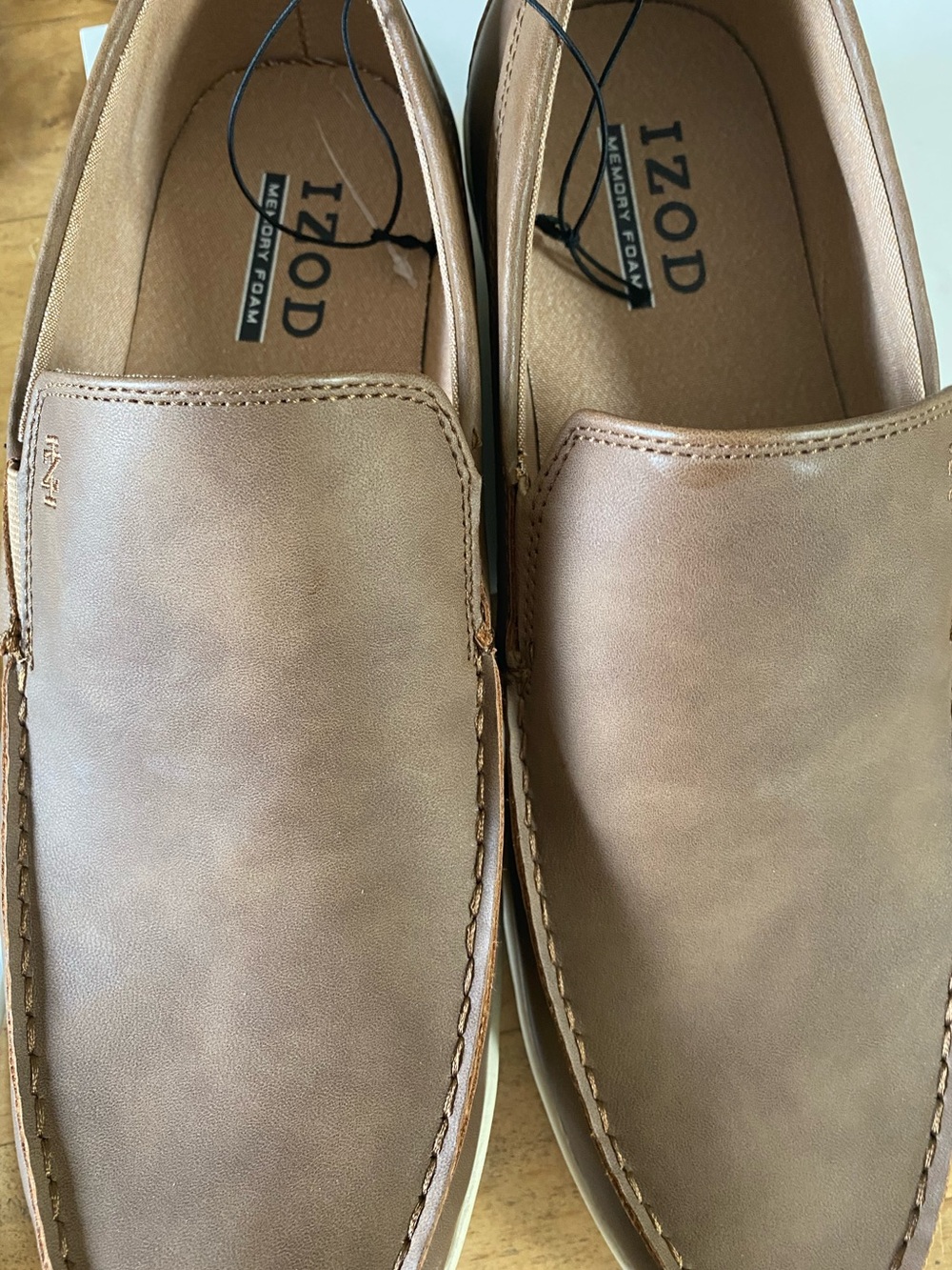NWOT IZOD Men’s Slip-On Casual Loafers in Tan size 12